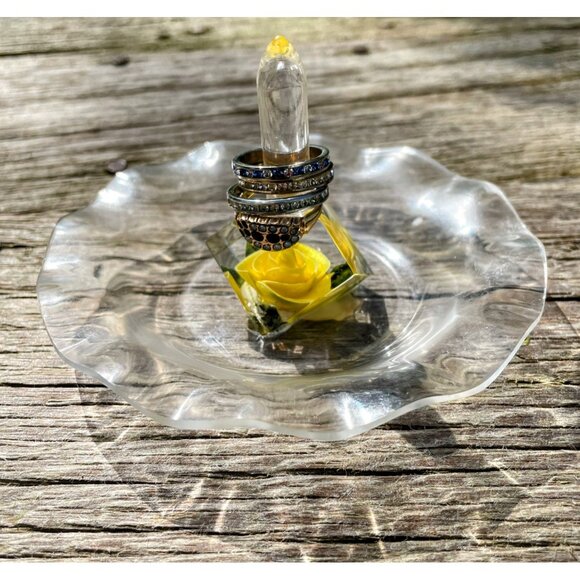 Vintage 1960s Reversed carved Lucite Yellow rose ring holder trinket Dish - Picture 1 of 10